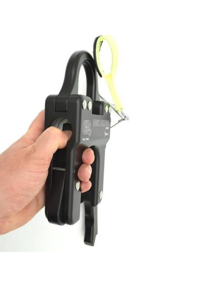Kong quick release for helicopters evacuation Openable big slot
